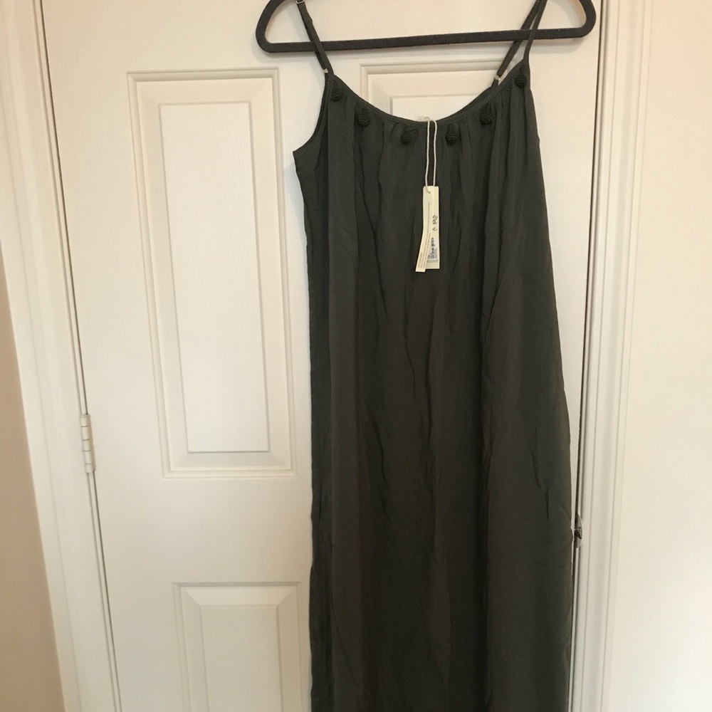 🆕 NWT Forever 21 Pom Pom Maxi Dress